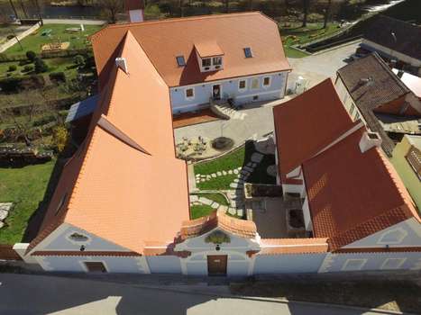 www.babyhotelkarolinka.cz