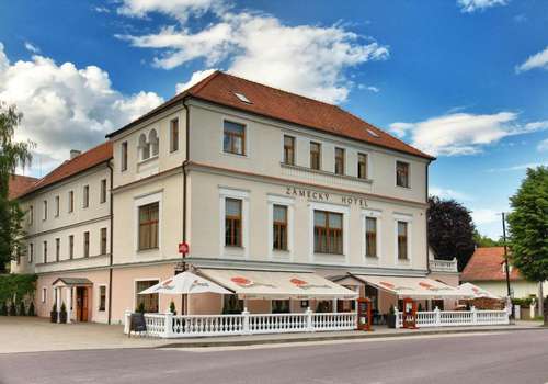 www.grandhotelsluchatko.cz