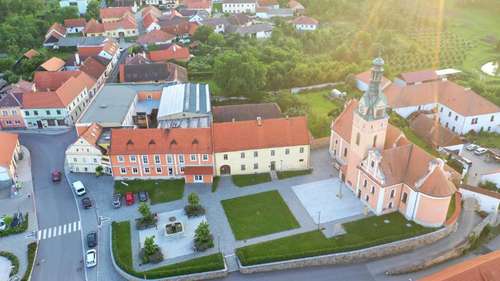 www.hotel-pod-strazi.cz