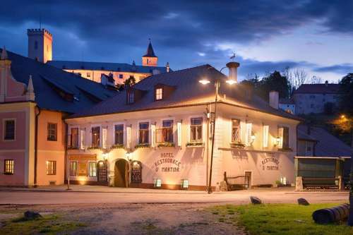 www.hotelrozmberk.cz
