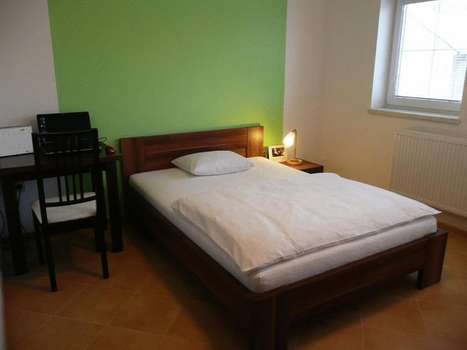 www.hotelpodzelenou.cz