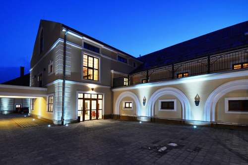 www.hotelmalypivovar.cz