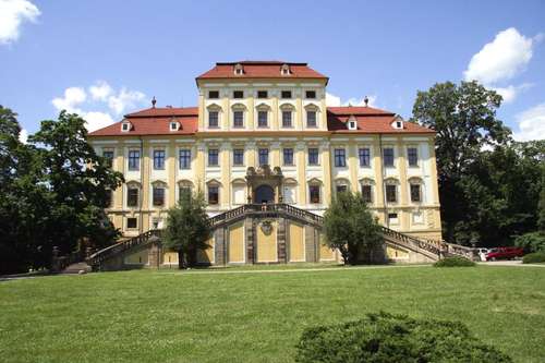www.zamek-cerveny-hradek.cz