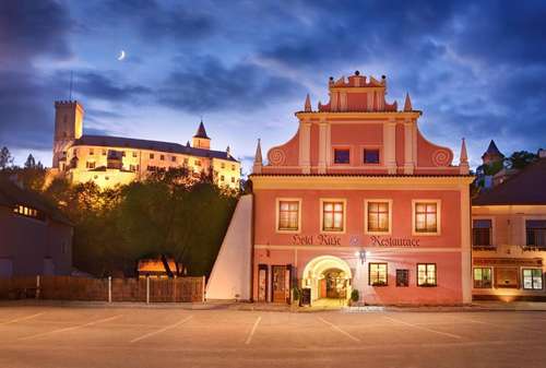 www.hotel-ruze.cz