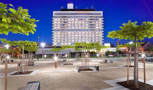 www.hotelcernigovhradeckralove.com