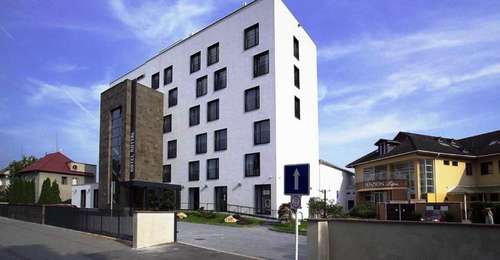www.hotelrottal.cz