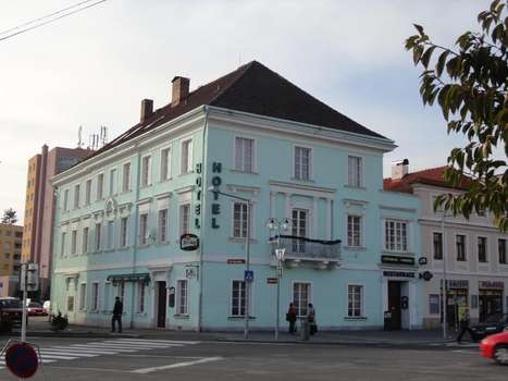 www.hoteluhroznu.cz