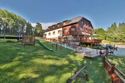 www.hotelceskezleby.cz