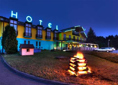 www.hotelsloup.cz