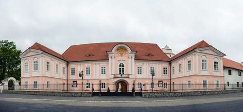 www.zamekhradek.cz