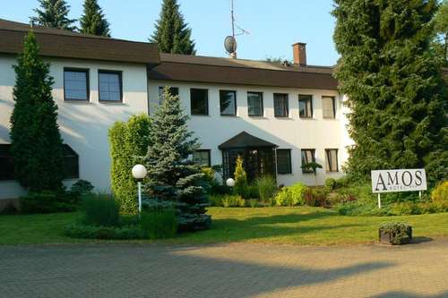 www.hotelamos.cz