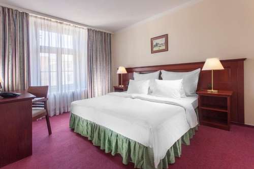www.hotel-lunik.cz
