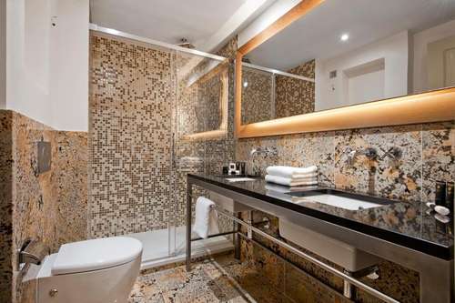 www.hotelroyalprague.com