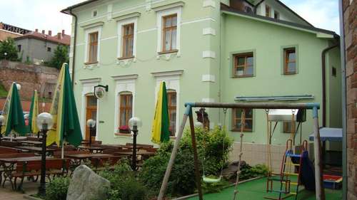 www.hotel-krakonos.cz