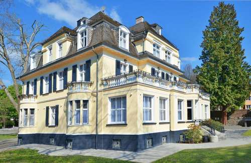 www.villaoranien.de