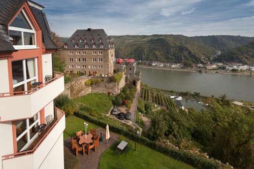 www.schloss-rheinfels.de