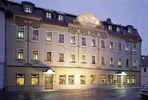 www.hotelgoldnerloewe.de