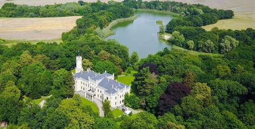 www.schlossreichenow.com