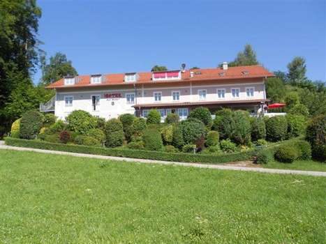 www.hotelaufwolke-8.de
