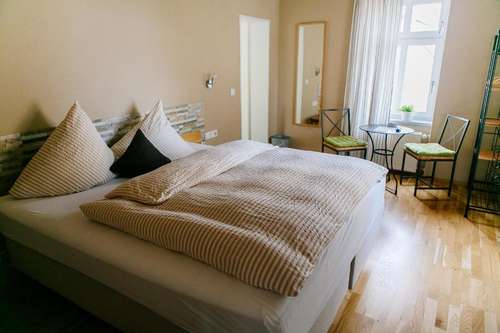 www.landhotel-airport-inn.de