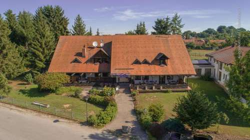 www.hotelzumforst.de