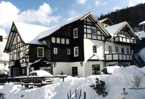 www.dorfkrug-zueschen.de
