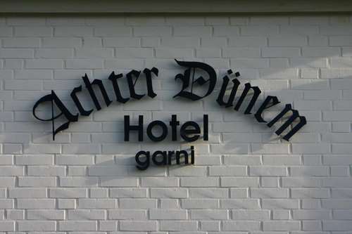 www.hotel-achterduenem.de