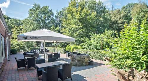 www.bikerhotel-zur-schanze.de