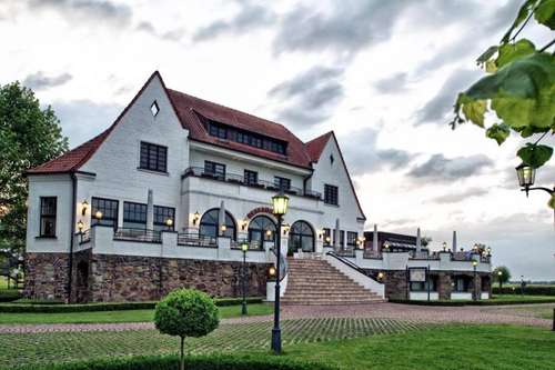 www.rheinhotel-meerbusch.de