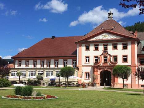 www.klosterhof-stblasien.com