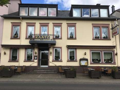 www.schlosshotel-raatz.de