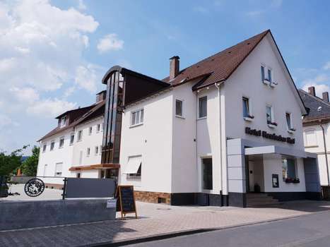 www.hessischer-hof-melsungen.de