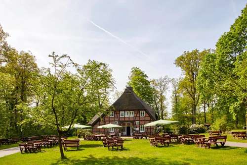 www.hotel-hof-tuetsberg.de