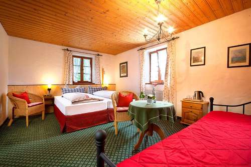 www.hotel-huberhof.com