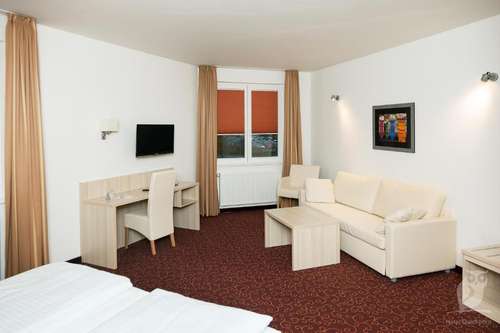 www.hotel-quickborn.com