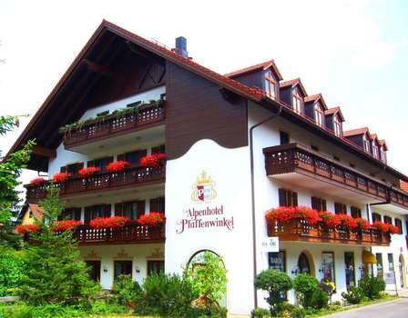 www.hotelpfaffenwinkel.de