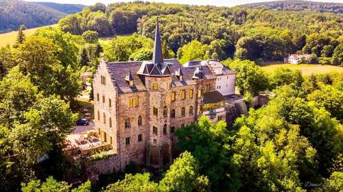 www.schlossweissenburg.com