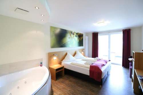 www.wein-arthotel.de
