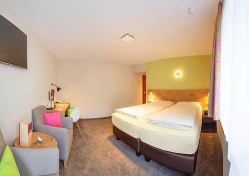 www.hotelazenberg.de