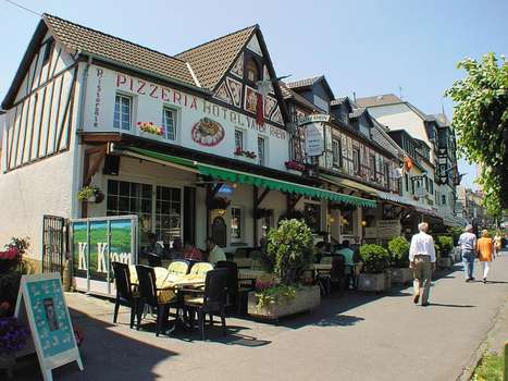 www.hotel-vaterrhein.de