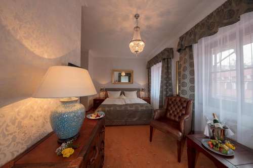 www.burghotel-strausberg.de