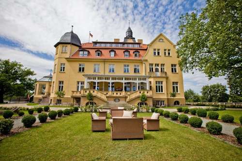 www.schlosshotel-wendorf.de