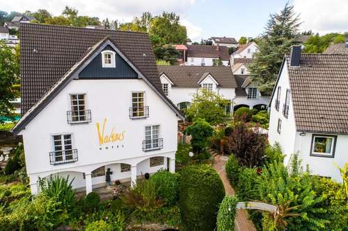 www.hotel-neuhaus.de