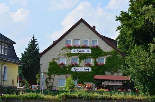 www.hotelharsshof.de
