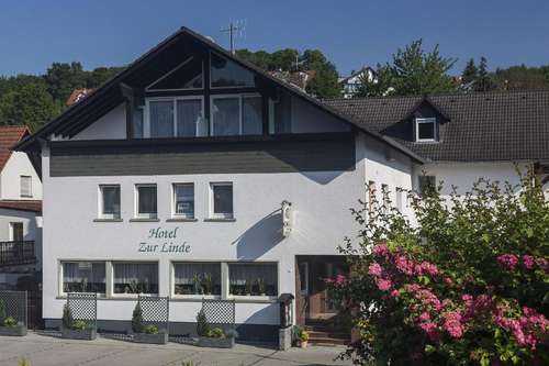 www.hotel-pension-zur-linde.de
