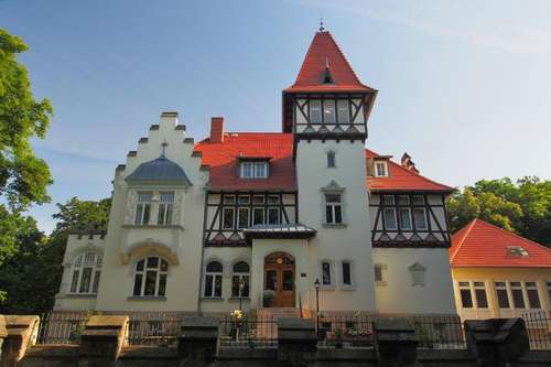 www.schlossvilla-derenburg.de