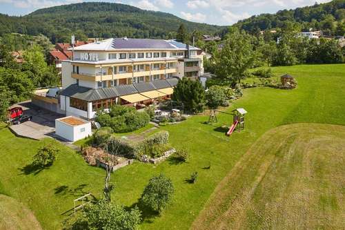 www.badhotel-stauferland.de