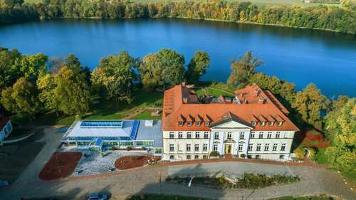 www.schloss-schorssow.de