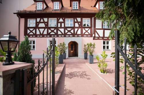 www.astons-hotel.de