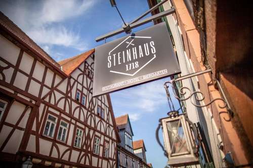 www.steinhaus1718.de